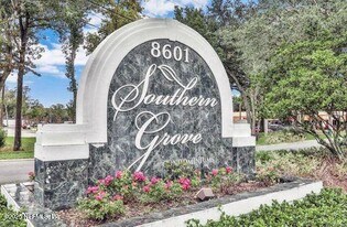 8601 Beach Blvd in Jacksonville, FL - Building Photo