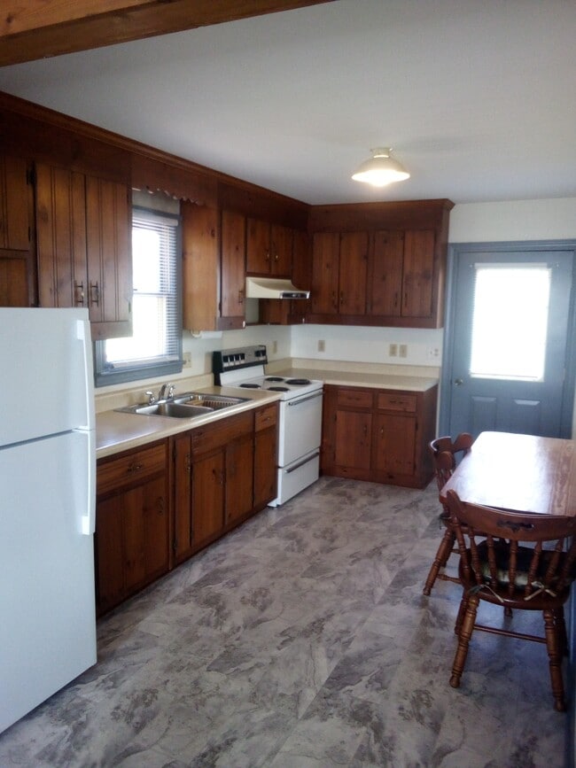 703 Monroe St, Unit 703-B Monroe St in Farmville, VA - Foto de edificio - Building Photo