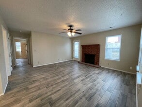 1407 S 12th St in Rogers, AR - Foto de edificio - Building Photo