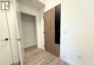 1007 The Queensway in Toronto, ON - Building Photo - Building Photo