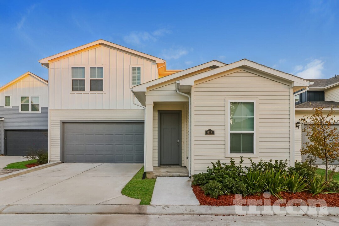 9835 Willow Creek Commerce Dr in Tomball, TX - Building Photo