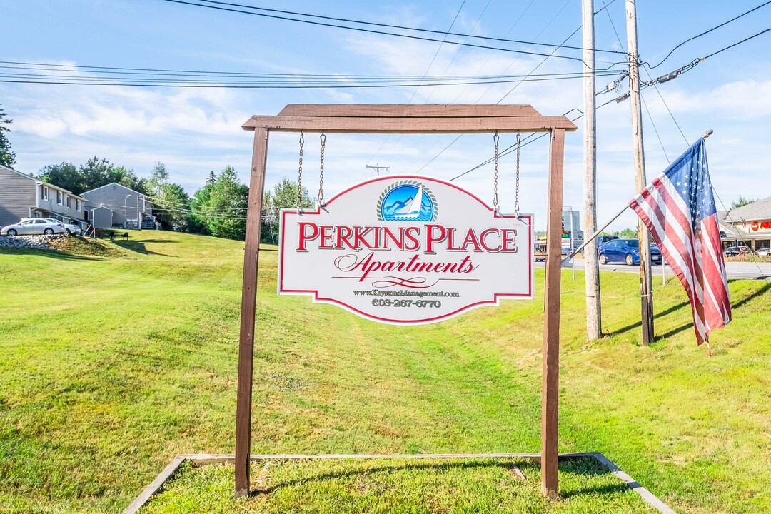 Perkins Place Apartments in Belmont, NH - Foto de edificio