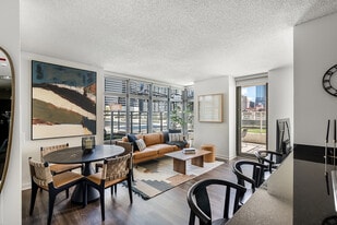 Alta in Chicago, IL - Building Photo