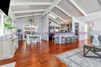 105 Graceland Dr in San Rafael, CA - Building Photo - Building Photo