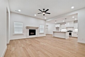 1 Claypole Ln in Bella Vista, AR - Building Photo - Building Photo
