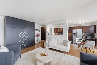 6040 JFK Blvd E in West New York, NJ - Building Photo - Building Photo