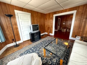 21 Oakland Ave in Everett, MA - Building Photo - Building Photo