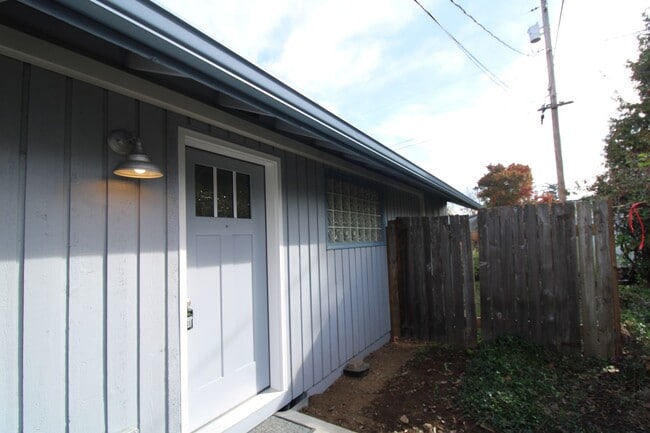 property at 711 N Morrison Rd