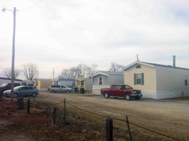 Cozy Acres Manufactured Home Park in Millstadt, IL - Building Photo - Building Photo