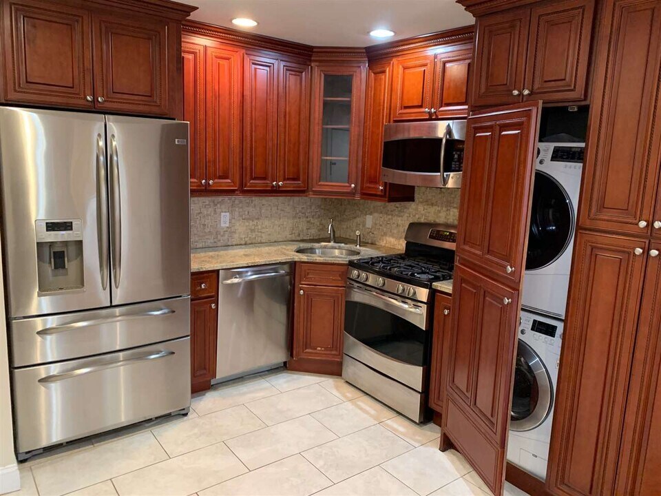 422 Monroe St in Hoboken, NJ - Building Photo