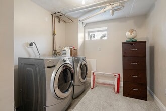 41 Rublee St, Unit 1 in Arlington, MA - Foto de edificio - Building Photo