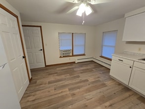 800 W Walworth St in Elkhorn, WI - Building Photo - Building Photo