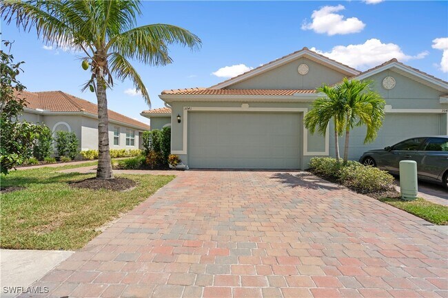 3041 Royal Gardens Ave in Ft. Myers, FL - Building Photo - Building Photo
