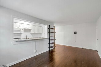 44 Union St in Montclair, NJ - Foto de edificio - Building Photo