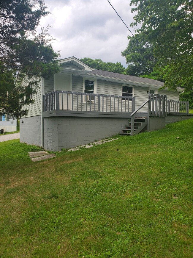 property at 914 Bayless St