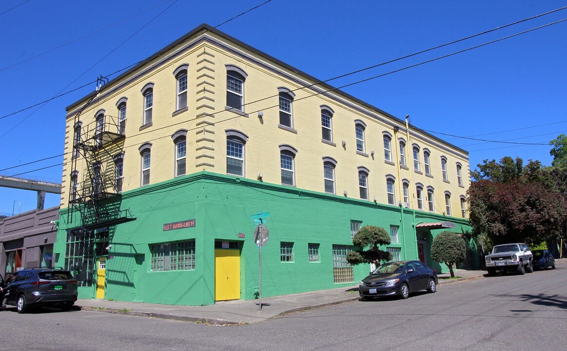 Lush Bank Lofts in Portland, OR - Building Photo