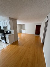 725 E Providencia Ave in Burbank, CA - Building Photo - Building Photo
