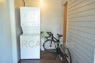 906 Laurel St in Indianapolis, IN - Building Photo - Building Photo