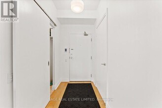 20 Scrivener Square in Toronto, ON - Building Photo - Building Photo