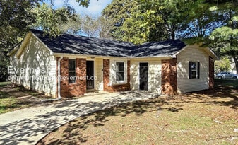 106 Greenwood Cir in Harvest, AL - Building Photo