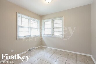 5458 Franklin Ave in Oak Lawn, IL - Building Photo - Building Photo