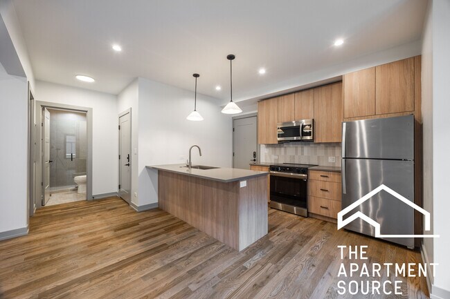 1333 W Estes Ave in Chicago, IL - Building Photo - Building Photo