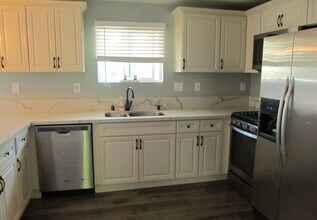 228 Clinton Ave in Roseville, CA - Building Photo - Building Photo
