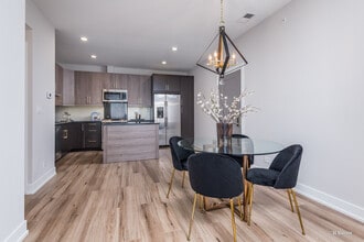 4938 Beau Bien Blvd, Unit 1B in Lisle, IL - Building Photo - Building Photo