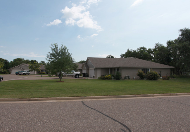 Colonial Apartments in New Richmond, WI - Building Photo - Building Photo