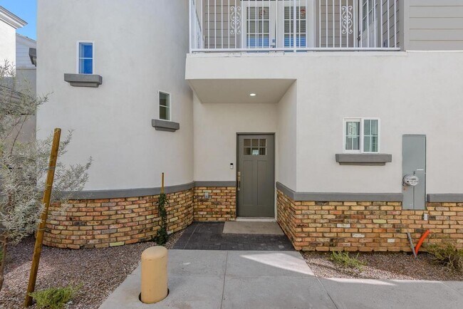 3240 E Pinchot Ave in Phoenix, AZ - Building Photo - Building Photo