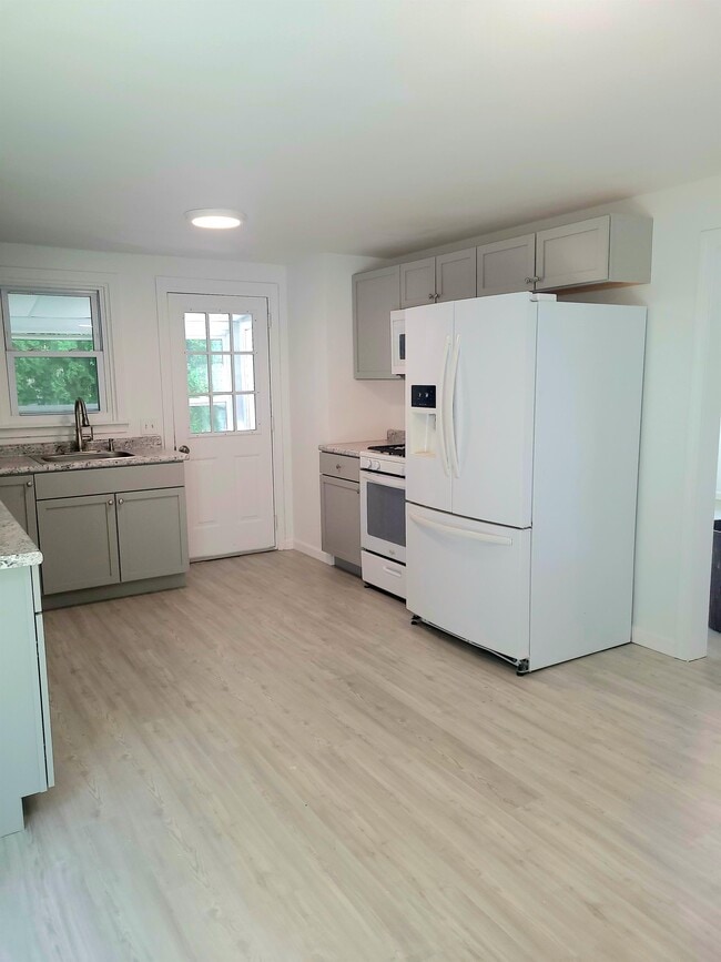 22 Okinawa Ave in Warwick, RI - Building Photo - Building Photo