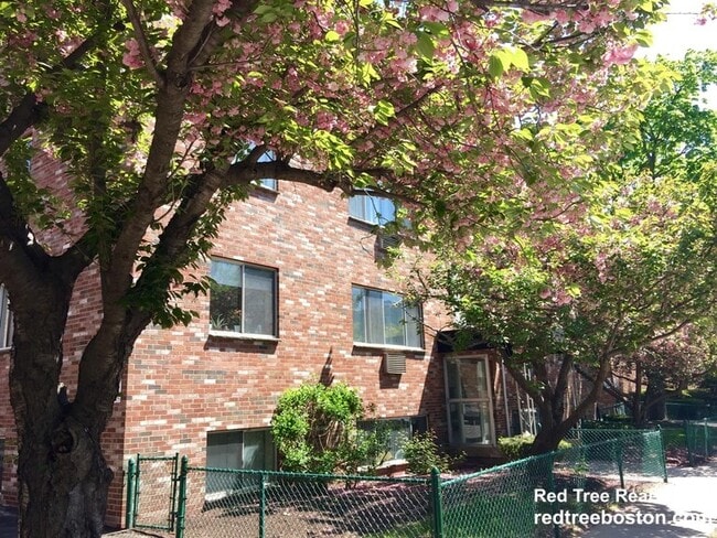 75 Gardner St, Unit 26 in Boston, MA - Foto de edificio - Building Photo