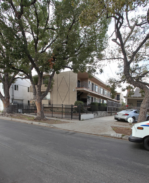 1189 N Alexandria Ave in Los Angeles, CA - Building Photo