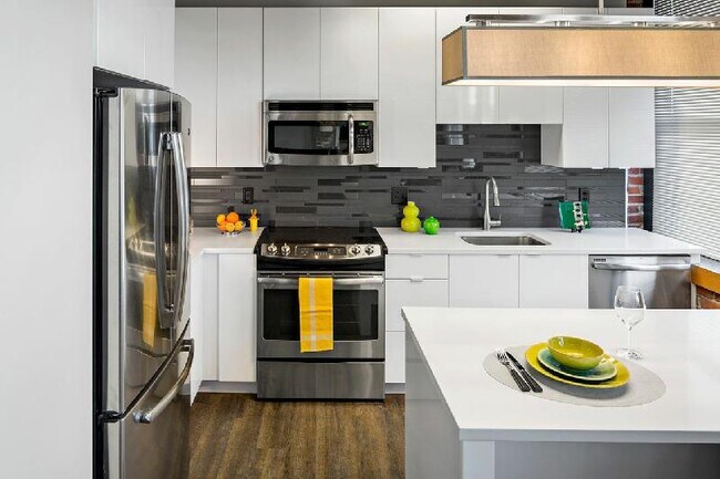 300 Harrison Ave in Boston, MA - Building Photo - Building Photo