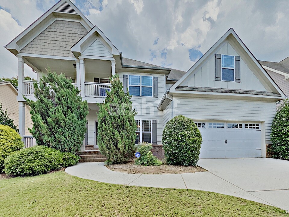 493 Strawberry Walk in Loganville, GA - Building Photo
