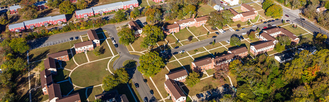 Park Towne Apartments in Vineland, NJ - Foto de edificio - Building Photo