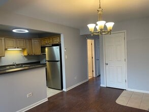 444 Osage Ln in Palatine, IL - Building Photo - Building Photo