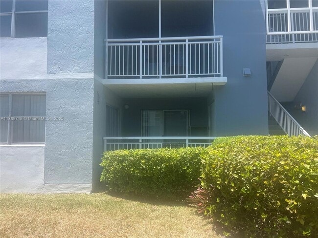 8580 SW 212th St, Unit 104 in Cutler Bay, FL - Building Photo - Building Photo