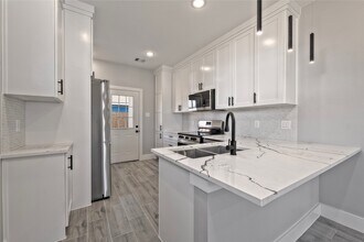 9301 E Avenue L in Houston, TX - Building Photo - Building Photo