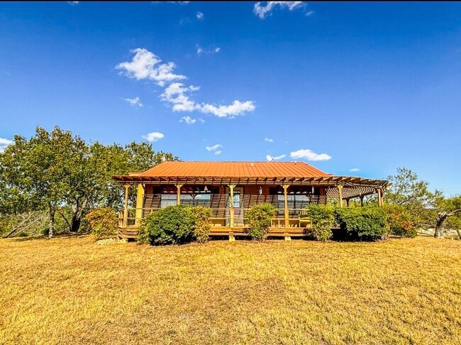 209 Crest Dr in Kingsland, TX - Building Photo - Building Photo