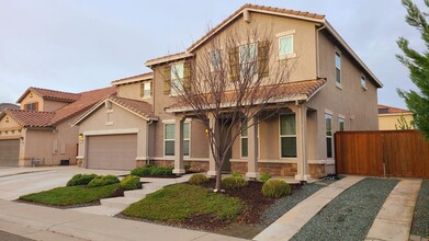 7208 Castle Rock Way in Roseville, CA - Building Photo - Building Photo