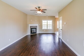 5498 Riverstone Dr in Memphis, TN - Building Photo - Building Photo