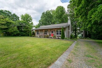 33 Summit Ave in Brevard, NC - Building Photo - Building Photo