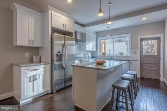 23 N East Ave in Baltimore, MD - Building Photo - Building Photo
