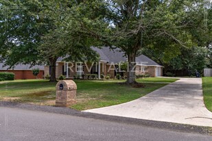 3764 Branch Dr in Semmes, AL - Foto de edificio - Building Photo