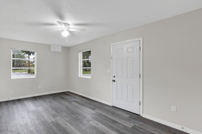 751 Bellevue Ave in Daytona Beach, FL - Building Photo - Building Photo