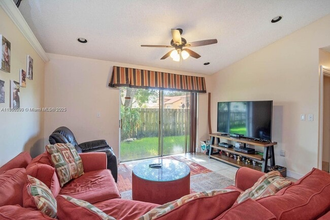 1217 NW 125th Terrace in Sunrise, FL - Building Photo - Building Photo