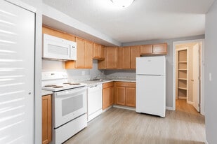 The Reserve at Millcreek in Erie, PA - Building Photo