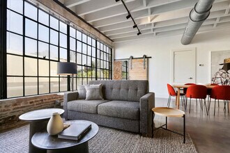 822 Howard Ave in New Orleans, LA - Building Photo - Building Photo