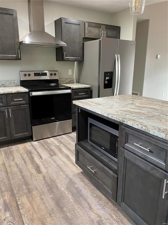 102 Alpine St in Waynesville, MO - Building Photo - Building Photo